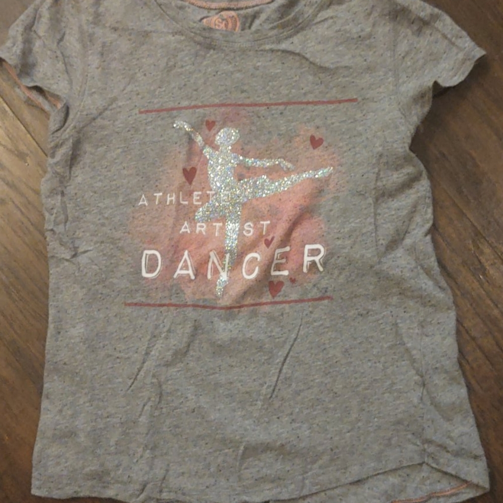 🌼SO girls dance t shirt